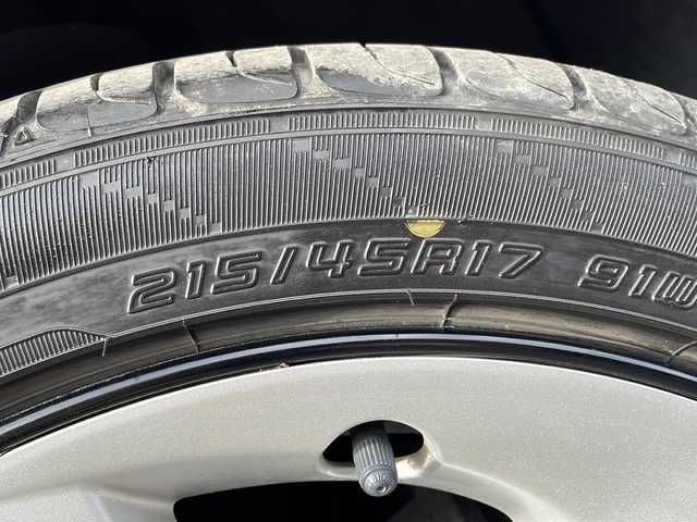 トヨタ プリウス A ツーリングセレクション 新潟県 2016(平28)年 11.2万km エモーショナルレッド 4WD/寒冷地仕様/純正SDナビ・フルセグTV/CD・DVD・Bluetooth・SD/バックカメラ/黒合皮シート/前席シートヒーター/ヘッドアップディスプレイ/ワイパーデアイサー/プリクラッシュセーフティ/レーダークルーズコントロール/レーンディパーチャーアラート/オートマチックハイビーム/ブラインドスポットモニター/クリアランスソナー/パーキングアシスト/前後ドライブレコーダー/ビルトインETC/LEDヘッドライト/LEDフォグランプ/LEDリアフォグランプ/純正17インチAW