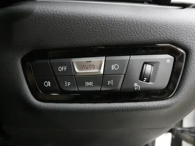 トヨタ スープラ RZ 三重県 2023(令5)年 0.3万km ホワイトメタリック ワンオーナー/OPタン革シート/OPブラック/タンツートン革巻きステアリングホイール/プリクラッシュセーフティ/レーンディパーチャーアラート/ブラインドスポットモニター/アダプティブハイビーム/クルーズコントロール/クリアランスソナー/HDDナビゲーションシステム/・HDDナビ/・地デジTV/・HDDオーディオ/・8.8インチタッチディスプレイ/・Toyota Supra Connect/・Bluetooth/・USB入力端子/・カラーバックガイドモニター/JBLプレミアムサウンドシステム(12スピーカー)/バックカメラ/8.8インチTFTカラー液晶メーター/カラーヘッドアップディスプレイ/純正ドライブレコーダ/純正19インチ10本スポークツヤ消ダークメタリック塗装鍛造アルミホイール/「Supra」ロゴ入brembo製レッドブレーキキャリパー/6灯式LEDヘッドランプ/・オートライト/アダプティブハイビーム/プッシュエンジンスタート/スマートキー×2/新車時保証書/取扱説明書