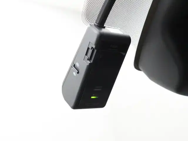 トヨタ スープラ RZ 三重県 2023(令5)年 0.3万km ホワイトメタリック ワンオーナー/OPタン革シート/OPブラック/タンツートン革巻きステアリングホイール/プリクラッシュセーフティ/レーンディパーチャーアラート/ブラインドスポットモニター/アダプティブハイビーム/クルーズコントロール/クリアランスソナー/HDDナビゲーションシステム/・HDDナビ/・地デジTV/・HDDオーディオ/・8.8インチタッチディスプレイ/・Toyota Supra Connect/・Bluetooth/・USB入力端子/・カラーバックガイドモニター/JBLプレミアムサウンドシステム(12スピーカー)/バックカメラ/8.8インチTFTカラー液晶メーター/カラーヘッドアップディスプレイ/純正ドライブレコーダ/純正19インチ10本スポークツヤ消ダークメタリック塗装鍛造アルミホイール/「Supra」ロゴ入brembo製レッドブレーキキャリパー/6灯式LEDヘッドランプ/・オートライト/アダプティブハイビーム/プッシュエンジンスタート/スマートキー×2/新車時保証書/取扱説明書