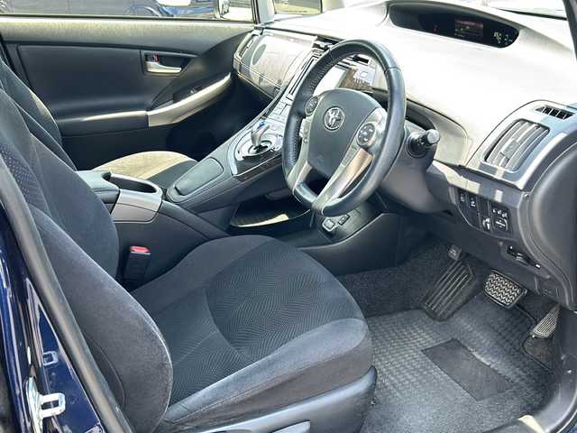 トヨタ プリウス ＰＨＶ S 東京都 2014(平26)年 8.3万km ダークブルーマイカ 純正ナビ（NSZA-X64T）/・Bluetooth/TV/CD/DVD/ドライブレコーダー（DC-DR410）/シートヒーター/オートライト/横滑り防止装置/純正15インチホイール/取扱説明書/保証書
