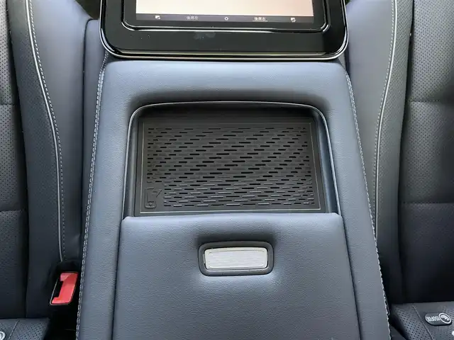 メルセデス・ベンツ Ｍ・ベンツ ＧＬＳ４５０ｄ 4マチック 東京都 2024(令6)年 0.3万km ダイヤモンドホワイト ワンオーナー/AMGラインパッケージ/ショーファーパッケージ/・ナッパ革シート/・リラクゼーション機能（2列目）/・リアエンターテインメントシステム（リアタブレット）/・ワイヤレスチャージング（2列目）/ユーザーエクスペリエンス/・12.3インチメディアディスプレイ/・ARナビゲーション/・Bluetoothオーディオ/USBオーディオ/・フルセグTV/Apple CarPlay/AndroidAuto/・Burmesterサラウンドサウンドシステム/パノラミックスライディングルーフ/レーダーセーフティパッケージ/360°カメラシステム/AMGライン22インチアルミホイール/エナジャイジングパッケージ/エアバランスパッケージ/アダプティブハイビームアシストプラス/ビルトインETC/取扱説明書/保証書/スペアキー1本