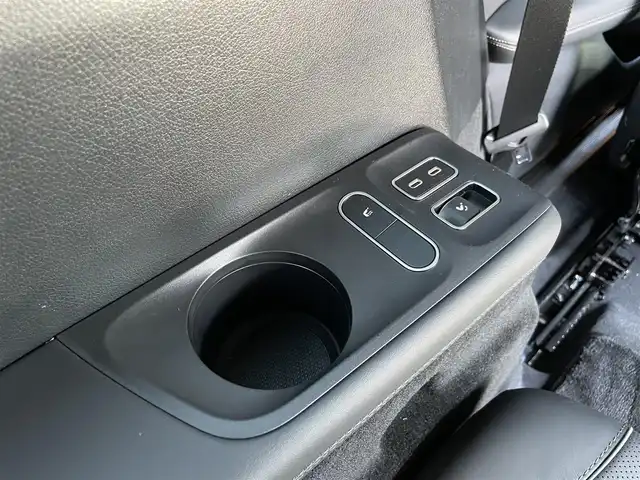 メルセデス・ベンツ Ｍ・ベンツ ＧＬＳ４５０ｄ 4マチック 東京都 2024(令6)年 0.3万km ダイヤモンドホワイト ワンオーナー/AMGラインパッケージ/ショーファーパッケージ/・ナッパ革シート/・リラクゼーション機能（2列目）/・リアエンターテインメントシステム（リアタブレット）/・ワイヤレスチャージング（2列目）/ユーザーエクスペリエンス/・12.3インチメディアディスプレイ/・ARナビゲーション/・Bluetoothオーディオ/USBオーディオ/・フルセグTV/Apple CarPlay/AndroidAuto/・Burmesterサラウンドサウンドシステム/パノラミックスライディングルーフ/レーダーセーフティパッケージ/360°カメラシステム/AMGライン22インチアルミホイール/エナジャイジングパッケージ/エアバランスパッケージ/アダプティブハイビームアシストプラス/ビルトインETC/取扱説明書/保証書/スペアキー1本