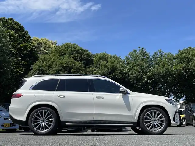 メルセデス・ベンツ Ｍ・ベンツ ＧＬＳ４５０ｄ 4マチック 東京都 2024(令6)年 0.3万km ダイヤモンドホワイト ワンオーナー/AMGラインパッケージ/ショーファーパッケージ/・ナッパ革シート/・リラクゼーション機能（2列目）/・リアエンターテインメントシステム（リアタブレット）/・ワイヤレスチャージング（2列目）/ユーザーエクスペリエンス/・12.3インチメディアディスプレイ/・ARナビゲーション/・Bluetoothオーディオ/USBオーディオ/・フルセグTV/Apple CarPlay/AndroidAuto/・Burmesterサラウンドサウンドシステム/パノラミックスライディングルーフ/レーダーセーフティパッケージ/360°カメラシステム/AMGライン22インチアルミホイール/エナジャイジングパッケージ/エアバランスパッケージ/アダプティブハイビームアシストプラス/ビルトインETC/取扱説明書/保証書/スペアキー1本