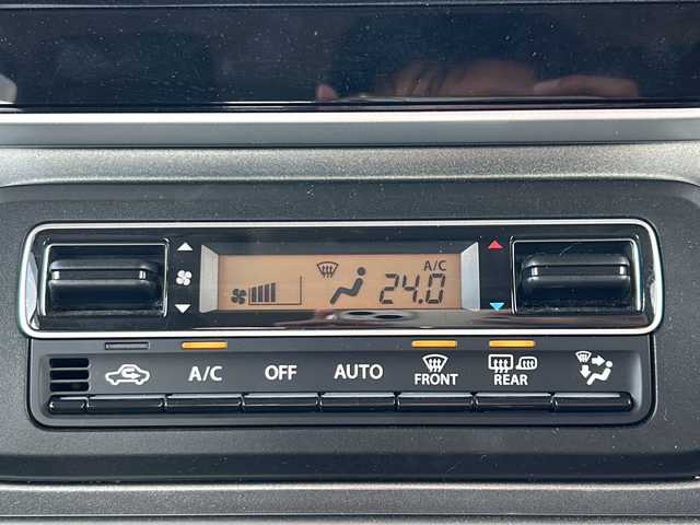 スズキ スペーシア ギア HYBRID XZターボ 山形県 2019(令1)年 4.5万km ツールグリーンパールメタリック/ガンメタリック2トーンルーフ 4WD/衝突被害軽減システム/純正ナビ/（Bluetooth/CD/DVD/フルセグ)/クルーズコントロール/レーンキープアシスト/横滑り防止装置/アラウンドビューモニター/両側パワースライドドア/純正ドライブレコーダー/前席シートヒーター/フォグランプ/LEDヘッドライト/オートライト/オートマチックハイビーム/ルーフレール/電動格納ミラー/ウィンカーミラー/ステアリングスイッチ/パドルシフト/ETC/純正アルミホイール/純正フロアマット/スマートキー/スペアキー/ドアバイザー