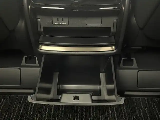 トヨタ アルファード Z 茨城県 2024(令6)年 1.2万km ブラック 純正14型DA/フルセグ/アドバンストパーク/全方位カメラ/左右独立ムーンルーフ/衝突被害軽減ブレーキ/車線逸脱抑制装置/レーダークルーズコントロール/オートマチックハイビーム/クリアランスソナー/BSM/両側電動スライドドア/デジタルインナーミラー/置くだけ充電/ETC2.0/シートヒーター/ベンチレーション/ステアリングヒーター/純正18インチAW/3眼LEDヘッドライト/スマートキー