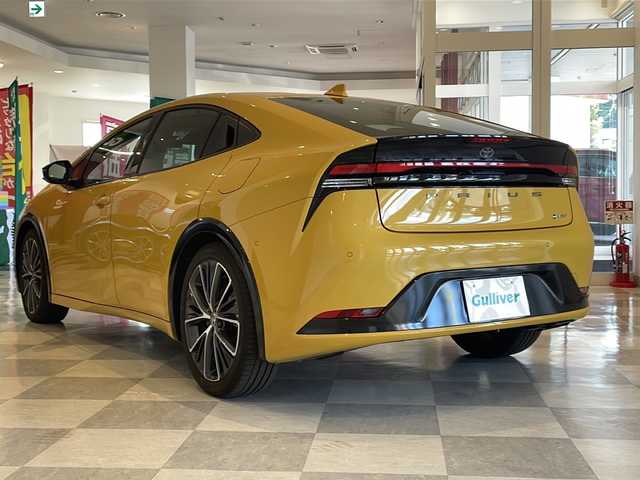 トヨタ プリウス Z 福井県 2023(令5)年 0.5万km 黄 カラーコード:5C5/フルセグテレビ/Bluetooth/HDMI/シートヒーター/ベンチレーション/ステアリングヒーター/パノラミックビューモニター/ビルドインETC2.0/前後ドライブレコーダー/AC100V/置くだけ充電/ブラインドスポットモニター