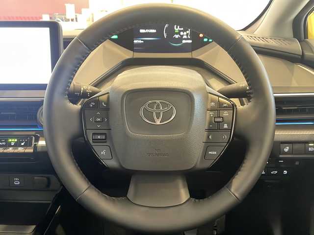 トヨタ プリウス Z 福井県 2023(令5)年 0.5万km 黄 カラーコード:5C5/フルセグテレビ/Bluetooth/HDMI/シートヒーター/ベンチレーション/ステアリングヒーター/パノラミックビューモニター/ビルドインETC2.0/前後ドライブレコーダー/AC100V/置くだけ充電/ブラインドスポットモニター
