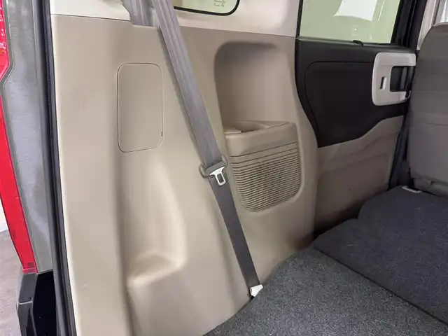 ホンダ Ｎ ＢＯＸ G L ホンダセンシング 三重県 2020(令2)年 2.8万km クリスタルブラックパール ガソリン/FF/インパネCVT/純正 7インチナビ VXM-205Ci/（CD/FM/AM/iPod/SD/USB/Bluetooth）/バックカメラ/両側パワースライドドア/ドライブレコーダー 前方/ビルトイン ETC/Honda SENSING/・衝突軽減ブレーキ［CMBS］/・車線維持支援システム［LKAS］/・路外逸脱抑制機能/・アダプティブクルーズコントロール［ACC］/・先行車発進お知らせ機能/・標識認識機能/装備/・オートライト/・LEDヘッドランプ/・オートハイビーム/・オートエアコン/・ステアリングスイッチ/・2.5A 急速充電対応 USB充電ジャックx2/・電動格納ドアミラー/・リヤドアロールサンシェード/・プッシュスタート/・14インチスチールホイール＋純正ホイールキャップ/・スマートキーx2/・ナビ取/・2トーンカラー（クリスタルブラックパール［NH731P］＋タフタホワイトIII［NH906］？）/など