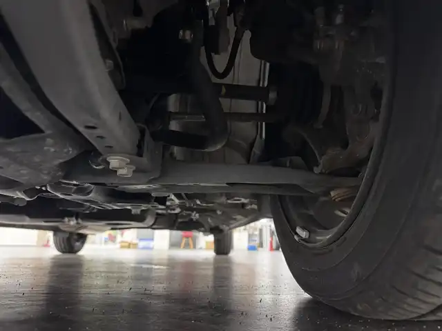 ホンダ Ｎ ＢＯＸ G L ホンダセンシング 三重県 2020(令2)年 2.8万km クリスタルブラックパール ガソリン/FF/インパネCVT/純正 7インチナビ VXM-205Ci/（CD/FM/AM/iPod/SD/USB/Bluetooth）/バックカメラ/両側パワースライドドア/ドライブレコーダー 前方/ビルトイン ETC/Honda SENSING/・衝突軽減ブレーキ［CMBS］/・車線維持支援システム［LKAS］/・路外逸脱抑制機能/・アダプティブクルーズコントロール［ACC］/・先行車発進お知らせ機能/・標識認識機能/装備/・オートライト/・LEDヘッドランプ/・オートハイビーム/・オートエアコン/・ステアリングスイッチ/・2.5A 急速充電対応 USB充電ジャックx2/・電動格納ドアミラー/・リヤドアロールサンシェード/・プッシュスタート/・14インチスチールホイール＋純正ホイールキャップ/・スマートキーx2/・ナビ取/・2トーンカラー（クリスタルブラックパール［NH731P］＋タフタホワイトIII［NH906］？）/など