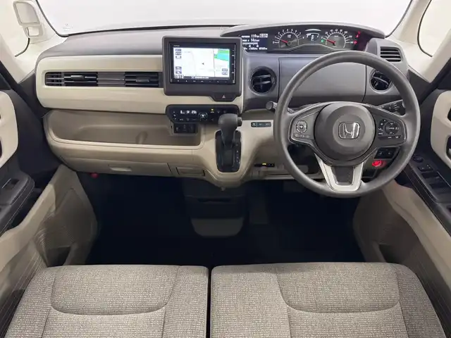 ホンダ Ｎ ＢＯＸ G L ホンダセンシング 三重県 2020(令2)年 2.8万km クリスタルブラックパール ガソリン/FF/インパネCVT/純正 7インチナビ VXM-205Ci/（CD/FM/AM/iPod/SD/USB/Bluetooth）/バックカメラ/両側パワースライドドア/ドライブレコーダー 前方/ビルトイン ETC/Honda SENSING/・衝突軽減ブレーキ［CMBS］/・車線維持支援システム［LKAS］/・路外逸脱抑制機能/・アダプティブクルーズコントロール［ACC］/・先行車発進お知らせ機能/・標識認識機能/装備/・オートライト/・LEDヘッドランプ/・オートハイビーム/・オートエアコン/・ステアリングスイッチ/・2.5A 急速充電対応 USB充電ジャックx2/・電動格納ドアミラー/・リヤドアロールサンシェード/・プッシュスタート/・14インチスチールホイール＋純正ホイールキャップ/・スマートキーx2/・ナビ取/・2トーンカラー（クリスタルブラックパール［NH731P］＋タフタホワイトIII［NH906］？）/など