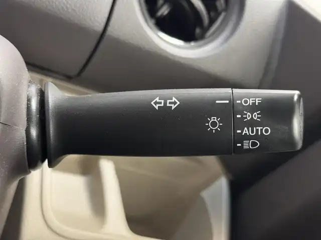 ホンダ Ｎ ＢＯＸ G L ホンダセンシング 三重県 2020(令2)年 2.8万km クリスタルブラックパール ガソリン/FF/インパネCVT/純正 7インチナビ VXM-205Ci/（CD/FM/AM/iPod/SD/USB/Bluetooth）/バックカメラ/両側パワースライドドア/ドライブレコーダー 前方/ビルトイン ETC/Honda SENSING/・衝突軽減ブレーキ［CMBS］/・車線維持支援システム［LKAS］/・路外逸脱抑制機能/・アダプティブクルーズコントロール［ACC］/・先行車発進お知らせ機能/・標識認識機能/装備/・オートライト/・LEDヘッドランプ/・オートハイビーム/・オートエアコン/・ステアリングスイッチ/・2.5A 急速充電対応 USB充電ジャックx2/・電動格納ドアミラー/・リヤドアロールサンシェード/・プッシュスタート/・14インチスチールホイール＋純正ホイールキャップ/・スマートキーx2/・ナビ取/・2トーンカラー（クリスタルブラックパール［NH731P］＋タフタホワイトIII［NH906］？）/など