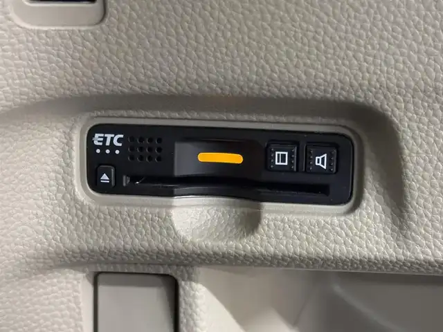 ホンダ Ｎ ＢＯＸ G L ホンダセンシング 三重県 2020(令2)年 2.8万km クリスタルブラックパール ガソリン/FF/インパネCVT/純正 7インチナビ VXM-205Ci/（CD/FM/AM/iPod/SD/USB/Bluetooth）/バックカメラ/両側パワースライドドア/ドライブレコーダー 前方/ビルトイン ETC/Honda SENSING/・衝突軽減ブレーキ［CMBS］/・車線維持支援システム［LKAS］/・路外逸脱抑制機能/・アダプティブクルーズコントロール［ACC］/・先行車発進お知らせ機能/・標識認識機能/装備/・オートライト/・LEDヘッドランプ/・オートハイビーム/・オートエアコン/・ステアリングスイッチ/・2.5A 急速充電対応 USB充電ジャックx2/・電動格納ドアミラー/・リヤドアロールサンシェード/・プッシュスタート/・14インチスチールホイール＋純正ホイールキャップ/・スマートキーx2/・ナビ取/・2トーンカラー（クリスタルブラックパール［NH731P］＋タフタホワイトIII［NH906］？）/など