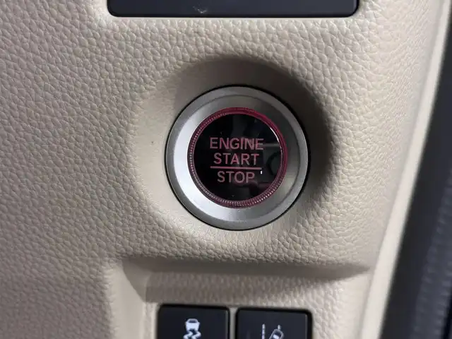 ホンダ Ｎ ＢＯＸ G L ホンダセンシング 三重県 2020(令2)年 2.8万km クリスタルブラックパール ガソリン/FF/インパネCVT/純正 7インチナビ VXM-205Ci/（CD/FM/AM/iPod/SD/USB/Bluetooth）/バックカメラ/両側パワースライドドア/ドライブレコーダー 前方/ビルトイン ETC/Honda SENSING/・衝突軽減ブレーキ［CMBS］/・車線維持支援システム［LKAS］/・路外逸脱抑制機能/・アダプティブクルーズコントロール［ACC］/・先行車発進お知らせ機能/・標識認識機能/装備/・オートライト/・LEDヘッドランプ/・オートハイビーム/・オートエアコン/・ステアリングスイッチ/・2.5A 急速充電対応 USB充電ジャックx2/・電動格納ドアミラー/・リヤドアロールサンシェード/・プッシュスタート/・14インチスチールホイール＋純正ホイールキャップ/・スマートキーx2/・ナビ取/・2トーンカラー（クリスタルブラックパール［NH731P］＋タフタホワイトIII［NH906］？）/など