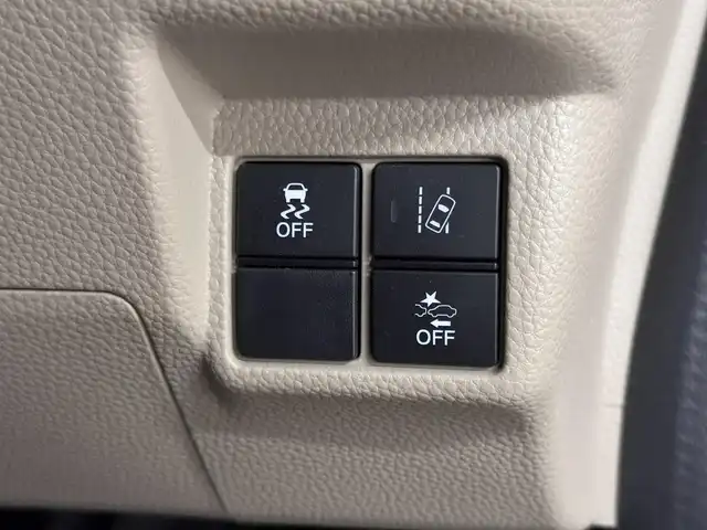 ホンダ Ｎ ＢＯＸ G L ホンダセンシング 三重県 2020(令2)年 2.8万km クリスタルブラックパール ガソリン/FF/インパネCVT/純正 7インチナビ VXM-205Ci/（CD/FM/AM/iPod/SD/USB/Bluetooth）/バックカメラ/両側パワースライドドア/ドライブレコーダー 前方/ビルトイン ETC/Honda SENSING/・衝突軽減ブレーキ［CMBS］/・車線維持支援システム［LKAS］/・路外逸脱抑制機能/・アダプティブクルーズコントロール［ACC］/・先行車発進お知らせ機能/・標識認識機能/装備/・オートライト/・LEDヘッドランプ/・オートハイビーム/・オートエアコン/・ステアリングスイッチ/・2.5A 急速充電対応 USB充電ジャックx2/・電動格納ドアミラー/・リヤドアロールサンシェード/・プッシュスタート/・14インチスチールホイール＋純正ホイールキャップ/・スマートキーx2/・ナビ取/・2トーンカラー（クリスタルブラックパール［NH731P］＋タフタホワイトIII［NH906］？）/など