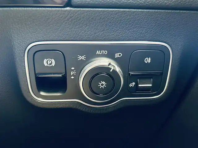 メルセデス・ベンツ ＧＬＡ２００ｄ 4マチック AMGライン 大阪府 2020(令2)年 4万km ポーラホワイト ワンオーナー/レーダーセーフティP/純正ナビ/TV/360度カメラ/純正19インチAW/LEDヘッドライト/アンビエントライト/電動リアゲート/ACC/ブラインドスポット/ハーフ革/メモリ付きパワーシート/シートヒーター/ワイヤレス充電