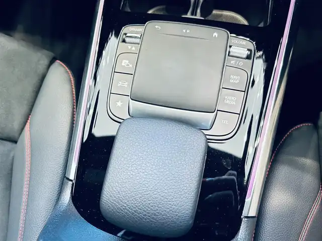 メルセデス・ベンツ ＧＬＡ２００ｄ 4マチック AMGライン 大阪府 2020(令2)年 4万km ポーラホワイト ワンオーナー/レーダーセーフティP/純正ナビ/TV/360度カメラ/純正19インチAW/LEDヘッドライト/アンビエントライト/電動リアゲート/ACC/ブラインドスポット/ハーフ革/メモリ付きパワーシート/シートヒーター/ワイヤレス充電