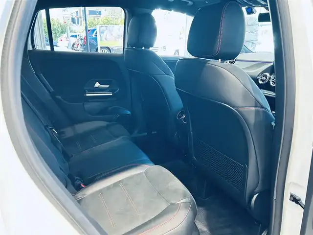 メルセデス・ベンツ ＧＬＡ２００ｄ 4マチック AMGライン 大阪府 2020(令2)年 4万km ポーラホワイト ワンオーナー/レーダーセーフティP/純正ナビ/TV/360度カメラ/純正19インチAW/LEDヘッドライト/アンビエントライト/電動リアゲート/ACC/ブラインドスポット/ハーフ革/メモリ付きパワーシート/シートヒーター/ワイヤレス充電