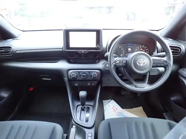 トヨタ ヤリス X 千葉県 2025(令7)年 0.1千km プラチナホワイトパールマイカ 【登録済未使用車】/【プラチナホワイトパールマイカ（089）】/8インチディスプレイオーディオ/・AM/FMチューナー（ワイドFM対応）/・USB入力（動画・音楽再生/給電type-C）/・HDMI入力端子/・Apple CarPlay/Android Auto対応/・Miracast対応/・Blue tooth対応（ハンズフリー/オーディオ）/バックガイドモニター/ETC車載器/プッシュスタート/スマートキー2本/Toyota safety sense/・プリクラッシュセーフティ/・レーントレーシングアシスト/・レーンディパーチャーアラート/・レーダークルーズコントロール/・オートマチックハイビーム/・ロードサインアシスト/・発進遅れ告知機能/パーキングサポートブレーキ/サイド/カーテンシールドエアバッグ/保証書/取扱説明書/禁煙車