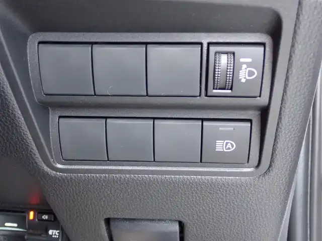 トヨタ ヤリス X 千葉県 2025(令7)年 0.1千km プラチナホワイトパールマイカ 【登録済未使用車】/【プラチナホワイトパールマイカ（089）】/8インチディスプレイオーディオ/・AM/FMチューナー（ワイドFM対応）/・USB入力（動画・音楽再生/給電type-C）/・HDMI入力端子/・Apple CarPlay/Android Auto対応/・Miracast対応/・Blue tooth対応（ハンズフリー/オーディオ）/バックガイドモニター/ETC車載器/プッシュスタート/スマートキー2本/Toyota safety sense/・プリクラッシュセーフティ/・レーントレーシングアシスト/・レーンディパーチャーアラート/・レーダークルーズコントロール/・オートマチックハイビーム/・ロードサインアシスト/・発進遅れ告知機能/パーキングサポートブレーキ/サイド/カーテンシールドエアバッグ/保証書/取扱説明書/禁煙車