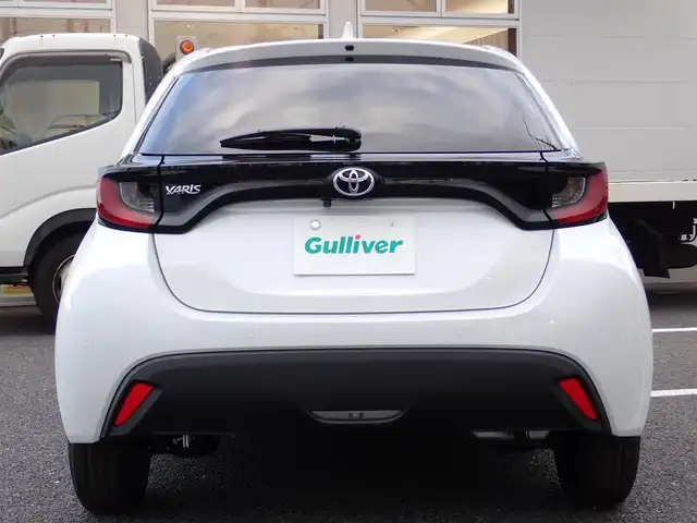 トヨタ ヤリス X 千葉県 2025(令7)年 0.1千km プラチナホワイトパールマイカ 【登録済未使用車】/【プラチナホワイトパールマイカ（089）】/8インチディスプレイオーディオ/・AM/FMチューナー（ワイドFM対応）/・USB入力（動画・音楽再生/給電type-C）/・HDMI入力端子/・Apple CarPlay/Android Auto対応/・Miracast対応/・Blue tooth対応（ハンズフリー/オーディオ）/バックガイドモニター/ETC車載器/プッシュスタート/スマートキー2本/Toyota safety sense/・プリクラッシュセーフティ/・レーントレーシングアシスト/・レーンディパーチャーアラート/・レーダークルーズコントロール/・オートマチックハイビーム/・ロードサインアシスト/・発進遅れ告知機能/パーキングサポートブレーキ/サイド/カーテンシールドエアバッグ/保証書/取扱説明書/禁煙車