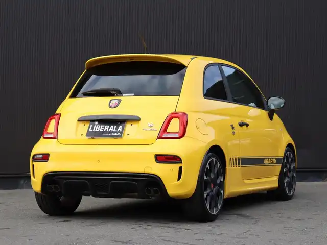 アバルト ５９５ コンペティツィオーネ 静岡県 2018(平30)年 5万km 黄 純正ディスプレイオーディオ/Bluetooth/AM/FM/ハーフレザーシート/ETC/純正17インチAW/brembo赤キャリパー/後方コーナーセンサー/HIDヘッドライト/スペアキー