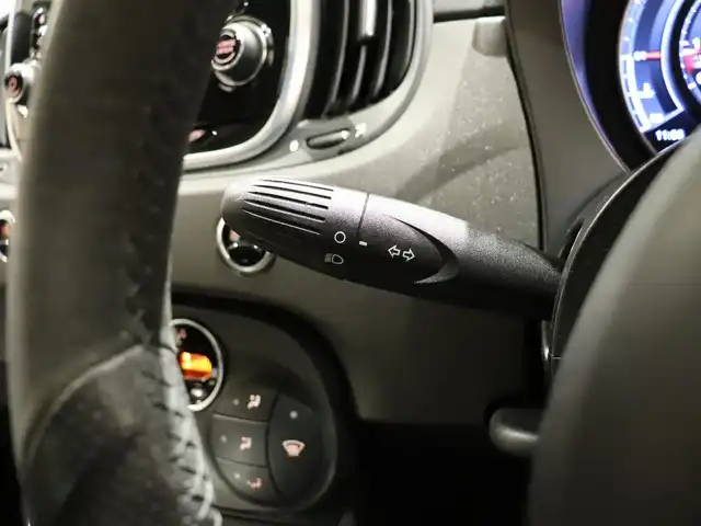 アバルト ５９５ コンペティツィオーネ 静岡県 2018(平30)年 5万km 黄 純正ディスプレイオーディオ/Bluetooth/AM/FM/ハーフレザーシート/ETC/純正17インチAW/brembo赤キャリパー/後方コーナーセンサー/HIDヘッドライト/スペアキー