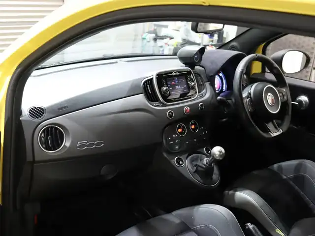 アバルト ５９５ コンペティツィオーネ 静岡県 2018(平30)年 5万km 黄 純正ディスプレイオーディオ/Bluetooth/AM/FM/ハーフレザーシート/ETC/純正17インチAW/brembo赤キャリパー/後方コーナーセンサー/HIDヘッドライト/スペアキー