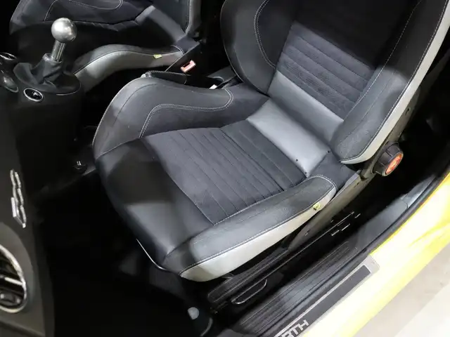 アバルト ５９５ コンペティツィオーネ 静岡県 2018(平30)年 5万km 黄 純正ディスプレイオーディオ/Bluetooth/AM/FM/ハーフレザーシート/ETC/純正17インチAW/brembo赤キャリパー/後方コーナーセンサー/HIDヘッドライト/スペアキー