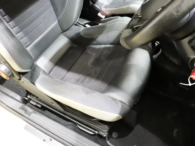 アバルト ５９５ コンペティツィオーネ 静岡県 2018(平30)年 5万km 黄 純正ディスプレイオーディオ/Bluetooth/AM/FM/ハーフレザーシート/ETC/純正17インチAW/brembo赤キャリパー/後方コーナーセンサー/HIDヘッドライト/スペアキー