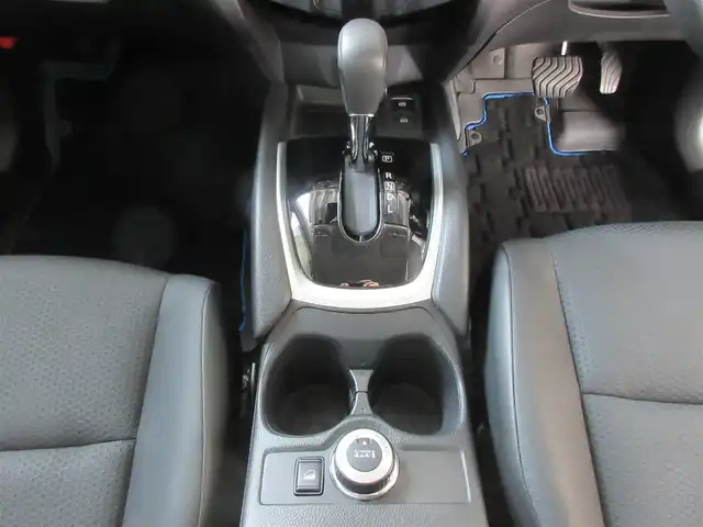 日産 エクストレイル ハイブリッド 20Xi 鹿児島県 2018(平30)年 3.6万km シャイニングブルー 全周囲カメラ・バックカメラ/ビルトインETC/前ドライブレコーダー/リアパワーゲート/カブロンシート/デジタルインナーミラー/横滑り防止機能/衝突被害軽減ブレーキ/LEDライト/フォグランプ/純正17インチAW/スマートキーX2/新車保証書/取扱説明書/ナビ取扱説明書