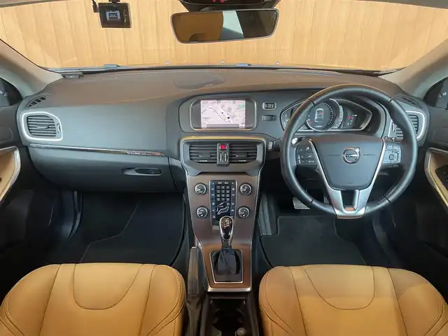 ボルボ Ｖ４０ クロスカントリー D4 サマム 愛知県 2018(平30)年 2.9万km リッチジャバメタリック 純正ナビ　/TV　/CD　/DVD　/Bluetooth　/茶革　/シートヒーター　/ETC　/Bカメラ/harmankardon　/アダプティブクルーズコントロール　/ブラインドスポット　/レーンキープ　/純正17インチアルミ/LEDヘッドライト