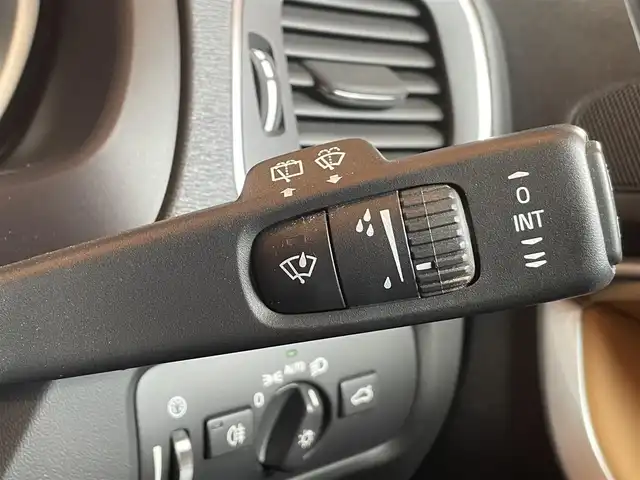 ボルボ Ｖ４０ クロスカントリー D4 サマム 愛知県 2018(平30)年 2.9万km リッチジャバメタリック 純正ナビ　/TV　/CD　/DVD　/Bluetooth　/茶革　/シートヒーター　/ETC　/Bカメラ/harmankardon　/アダプティブクルーズコントロール　/ブラインドスポット　/レーンキープ　/純正17インチアルミ/LEDヘッドライト
