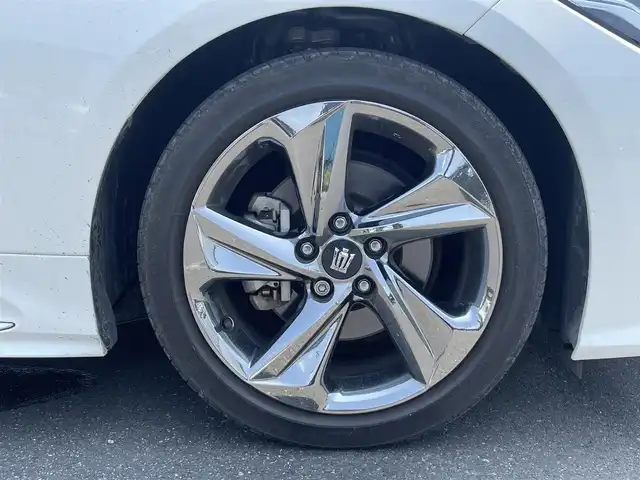 トヨタ クラウン RS 茨城県 2018(平30)年 3.2万km ホワイトパールクリスタルシャイン 純正ナビ/【AM・FM・DISC・USB・BT・TV・AUX】/パワーシート/パドルシフト/100V電源/前後コーナーセンサー/アイドリングストップ/Bカメラ/ETC/レーダークルコン/ステリモ/オートライト/オートハイビーム/Fフォグ/LEDライト/純正フロアマット/純正アルミホイール