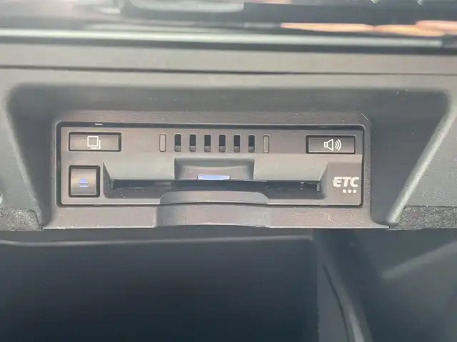 トヨタ クラウン RS 茨城県 2018(平30)年 3.2万km ホワイトパールクリスタルシャイン 純正ナビ/【AM・FM・DISC・USB・BT・TV・AUX】/パワーシート/パドルシフト/100V電源/前後コーナーセンサー/アイドリングストップ/Bカメラ/ETC/レーダークルコン/ステリモ/オートライト/オートハイビーム/Fフォグ/LEDライト/純正フロアマット/純正アルミホイール