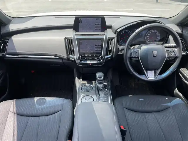 トヨタ クラウン RS 茨城県 2018(平30)年 3.2万km ホワイトパールクリスタルシャイン 純正ナビ/【AM・FM・DISC・USB・BT・TV・AUX】/パワーシート/パドルシフト/100V電源/前後コーナーセンサー/アイドリングストップ/Bカメラ/ETC/レーダークルコン/ステリモ/オートライト/オートハイビーム/Fフォグ/LEDライト/純正フロアマット/純正アルミホイール
