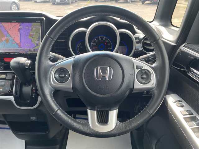 ホンダ Ｎ ＢＯＸ カスタム G ターボ Lパッケージ 宮城県 2015(平27)年 9.2万km スマートブラック (株)IDOMが運営する【じしゃロン仙台店】の自社ローン専用車両になりますこちらは現金またはオートローンご利用時の価格です。自社ローンご希望の方は別途その旨お申付け下さい/両側パワースライドドア/SDナビ/フルセグ/Bluetooth/CD/DVD/バックカメラ/クルコン/ETC/HIDヘッドライト