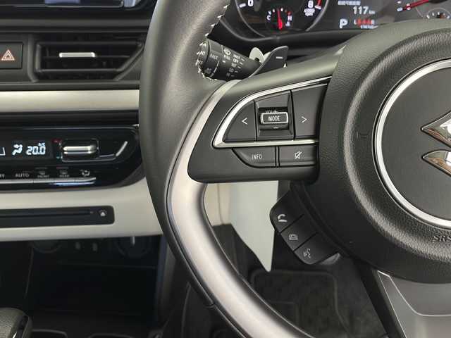スズキ スイフト HYBRID MZ 長野県 2024(令6)年 1.3万km ピュアホワイトパール/ガンメタリック2トーン 4WD/ツートーン（ピュアホワイト×ガンメタリック）/純正ナビ/（フルセグ/Bluetooth/CD/DVD）/全方位モニター/衝突軽減ブレーキ/レーンキープアシスト/レーダークルーズコントロール/前後コーナーセンサー/ブラインドスポットモニター/前席シートヒーター/ステアリングスイッチ/電動パーキングブレーキ/パドルシフト/充電ポート/アイドリングストップ/MTモード付AT/スマートキー/スペアキー