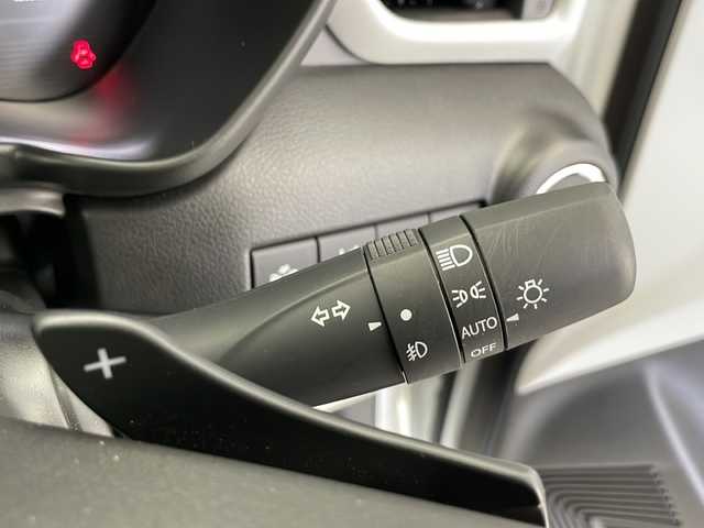 スズキ スイフト HYBRID MZ 長野県 2024(令6)年 1.3万km ピュアホワイトパール/ガンメタリック2トーン 4WD/ツートーン（ピュアホワイト×ガンメタリック）/純正ナビ/（フルセグ/Bluetooth/CD/DVD）/全方位モニター/衝突軽減ブレーキ/レーンキープアシスト/レーダークルーズコントロール/前後コーナーセンサー/ブラインドスポットモニター/前席シートヒーター/ステアリングスイッチ/電動パーキングブレーキ/パドルシフト/充電ポート/アイドリングストップ/MTモード付AT/スマートキー/スペアキー