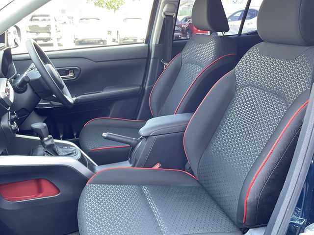 トヨタ ライズ G 沖縄県 2020(令2)年 5.2万km レーザーブルークリスタルシャイン 県外仕入　/純正ナビ　（ＡＭ／ＦＭ／ＣＤ／ＤＶＤ／ＢＴ）　/フルセグＴＶ　/衝突被害軽減システム　/バックカメラ　/ＥＴＣ　/前後コーナーセンサー　/サイドエアバッグ　/ステアリングスイッチ　/充電用ＵＳＢ端子