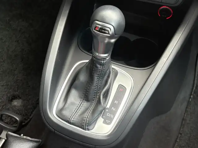 アウディ Ａ１ SB 1．0TFSI 三重県 2018(平30)年 4万km 黒Ⅱ 純正ナビ/　・フルセグ/　・Bluetooth/　・DVD/　・録音/スマートキー/プッシュスタート/D/N席シートヒーター/HIDヘッドライト/ターンミラー/ETC