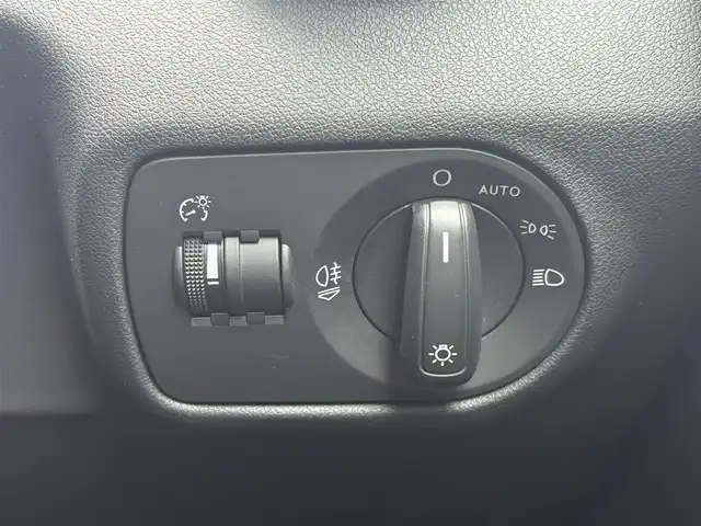 アウディ Ａ１ SB 1．0TFSI 三重県 2018(平30)年 4万km 黒Ⅱ 純正ナビ/　・フルセグ/　・Bluetooth/　・DVD/　・録音/スマートキー/プッシュスタート/D/N席シートヒーター/HIDヘッドライト/ターンミラー/ETC