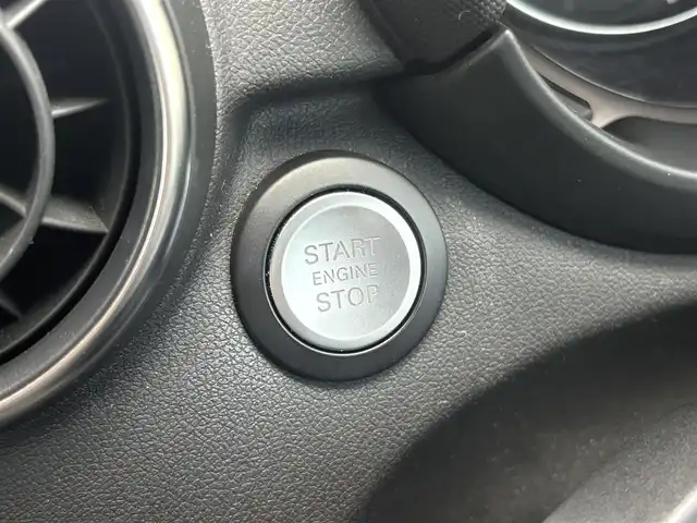 アウディ Ａ１ SB 1．0TFSI 三重県 2018(平30)年 4万km 黒Ⅱ 純正ナビ/　・フルセグ/　・Bluetooth/　・DVD/　・録音/スマートキー/プッシュスタート/D/N席シートヒーター/HIDヘッドライト/ターンミラー/ETC
