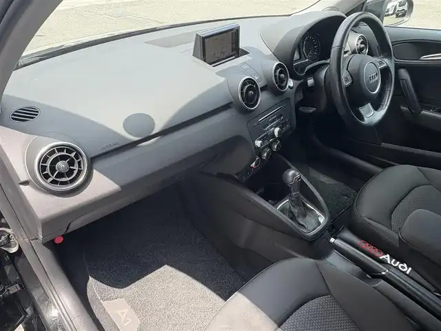 アウディ Ａ１ SB 1．0TFSI 三重県 2018(平30)年 4万km 黒Ⅱ 純正ナビ/　・フルセグ/　・Bluetooth/　・DVD/　・録音/スマートキー/プッシュスタート/D/N席シートヒーター/HIDヘッドライト/ターンミラー/ETC