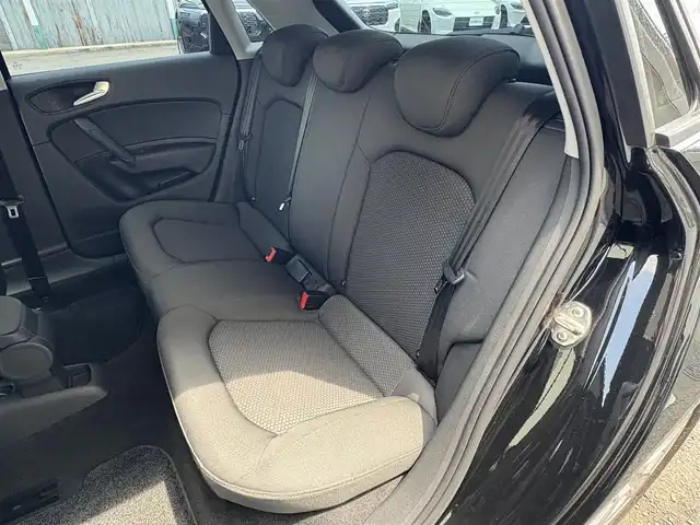 アウディ Ａ１ SB 1．0TFSI 三重県 2018(平30)年 4万km 黒Ⅱ 純正ナビ/　・フルセグ/　・Bluetooth/　・DVD/　・録音/スマートキー/プッシュスタート/D/N席シートヒーター/HIDヘッドライト/ターンミラー/ETC