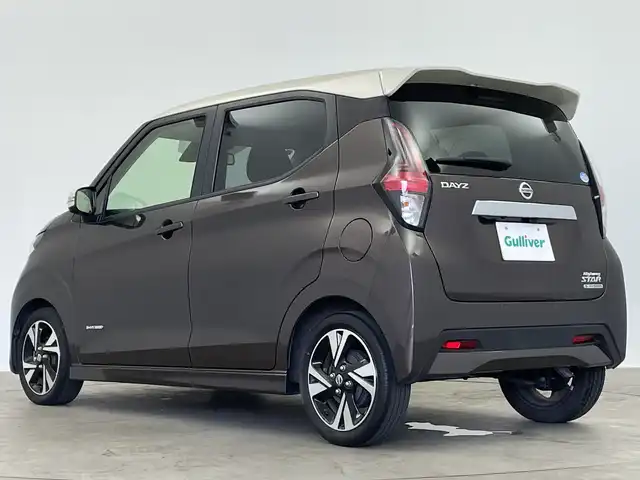 日産 デイズ HWS G ターボ プロパイロットED 鹿児島県 2020(令2)年 3.3万km フローズンバニラパール/アッシュブラウンM 純正9インチナビ/(AM/FM/CD/DVD/Bluetooth)/プロパイロット/インテリジェントアラウンドビューモニター/ドライブレコーダー/インテリジェントエマージェンシーブレーキ/車線逸脱警報/踏み間違い衝突防止アシスト/車線逸脱防止支援システム/コーナーセンサー/革巻きステアリング/ステアリングスイッチ/電動パーキングブレーキ/ブレーキホールド/LEDヘッドランプ/フォグランプ/ハイビームアシスト/オートライト/スマートキー＆プッシュスタート/電動格納ミラー/純正15インチAW/純正ドアバイザー/純正フロアマット/W/サイド/カーテンエアバッグ