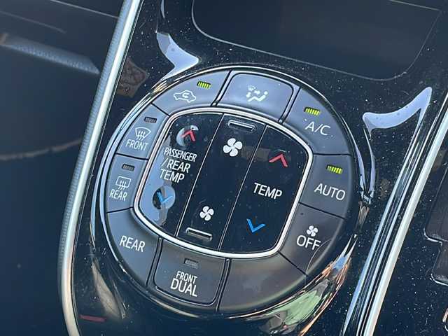 トヨタ ヴォクシー ZS 煌Ⅱ 新潟県 2020(令2)年 5.4万km ブラック 4WD/社外9インチSDナビ(AVIC-RQ903)/CD/DVD/BT/フルセグテレビ/バックカメラ/ETC/フリップダウンモニター/衝突被害軽減ブレーキ/レーンキープアシスト/クルーズコントロール/両側パワースライドドア/コーナーセンサー/ステアリングスイッチ/スマートキー/プッシュスタート/LEDヘッドライト/オートライト/オートハイビーム/フォグランプ/社外16インチアルミホイール/純正16インチAW夏タイヤ車載