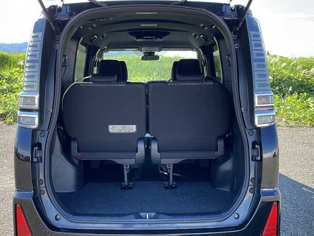 トヨタ ヴォクシー ZS 煌Ⅱ 新潟県 2020(令2)年 5.4万km ブラック 4WD/社外9インチSDナビ(AVIC-RQ903)/CD/DVD/BT/フルセグテレビ/バックカメラ/ETC/フリップダウンモニター/衝突被害軽減ブレーキ/レーンキープアシスト/クルーズコントロール/両側パワースライドドア/コーナーセンサー/ステアリングスイッチ/スマートキー/プッシュスタート/LEDヘッドライト/オートライト/オートハイビーム/フォグランプ/社外16インチアルミホイール/純正16インチAW夏タイヤ車載