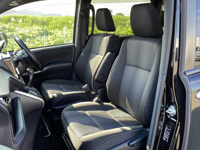 トヨタ ヴォクシー ZS 煌Ⅱ 新潟県 2020(令2)年 5.4万km ブラック 4WD/社外9インチSDナビ(AVIC-RQ903)/CD/DVD/BT/フルセグテレビ/バックカメラ/ETC/フリップダウンモニター/衝突被害軽減ブレーキ/レーンキープアシスト/クルーズコントロール/両側パワースライドドア/コーナーセンサー/ステアリングスイッチ/スマートキー/プッシュスタート/LEDヘッドライト/オートライト/オートハイビーム/フォグランプ/社外16インチアルミホイール/純正16インチAW夏タイヤ車載