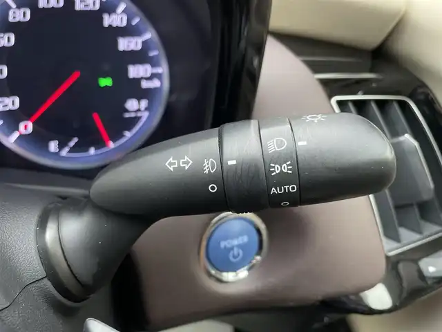 トヨタ クラウン ハイブリッド G 愛知県 2018(平30)年 8.6万km ブラック /純正メモリナビ//純正フルセグTV//AM/FM/SD/USB/BT/AUX//バック/サイド/フロント/全周囲カメラ//ビルトインETC2.0//前後ドライブレコーダー//ワイヤレス充電//インテリジェントパーキングアシスト２//ヘッドアップディスプレイ//ブラインドスポットモニター//Toyota Safety Sense//アダプティブハイビーム//オートマチックハイビーム//横滑り防止装置//レーンアシスト//衝突被害軽減システム//追従機能付きクルーズコントロール//電動パーキングブレーキ//ブレーキホールドスイッチ//EV MODE//ハンドル位置調整スイッチ//ステアリングヒーター//ステアスイッチ//パドルシフト//デジタルインナーミラー//パワーシート(ALL)//メモリシート(D)//エアシート(D/N)//シートヒーター(ALL)//純正LEDオートライト//フロントフォグランプ//純正フロアマット//純正16インチアルミホイール//純正サマータイヤ//イモビライザー//ダブル/サイド/カーテンエアバック//スマートキー//スペアキー1本//取扱説明書//ナビ説明書//保証書//記録簿(R1/R2/R3/R4/R5/R6/R7)