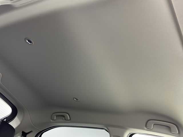 ホンダ ヴェゼル ハイブリッド e:HEV Z 広島県 2025(令7)年 0.1千km プラチナホワイトパール 登録済未使用車　４Km/純正９型ナビ/バックカメラ/シートヒーター(運転席/助手席)/レーダークルーズコントロール/ＥＴＣ2.0/ワイヤレス充電/ステアリングヒーター/ブラインドスポットモニター/電動リアゲート/アダブティブLEDヘッドライト/衝突被害軽減/レーンキープアシスト/踏み間違い防止/エアバッグ(運転席/助手席/サイド/カーテン)/純正18インチアルミホイール(225/50/R18)